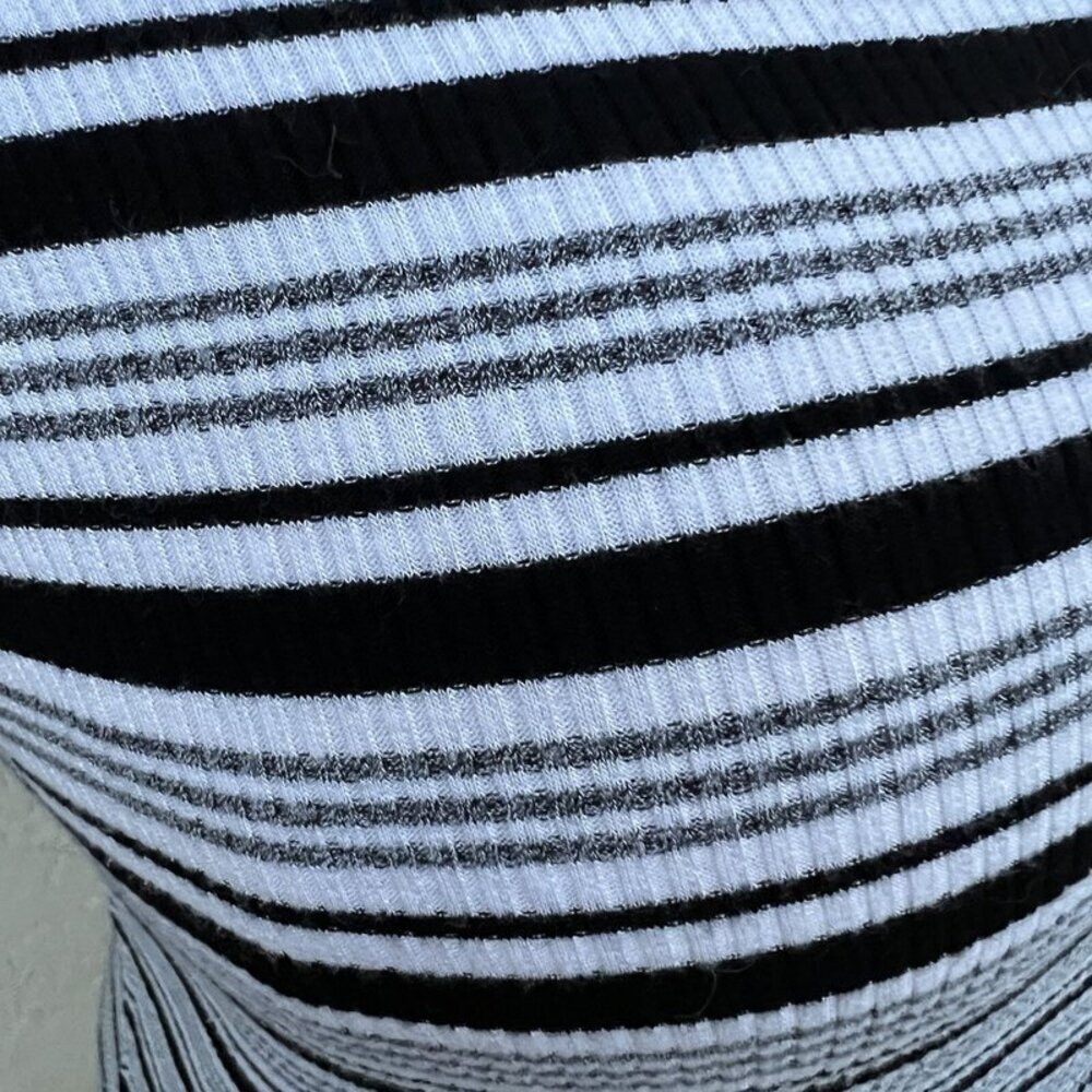 Sunday - Women's Black and White Striped Stretch Scoop Neck Tunic Plus Size 1X - Picture 8 of 16